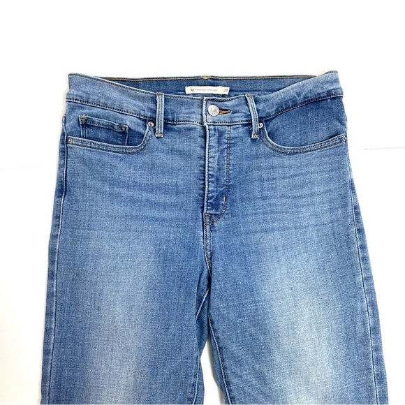 LEVI’S 314 Shaping Straight High Rise Jeans in Light Washed - Picture 3 of 9